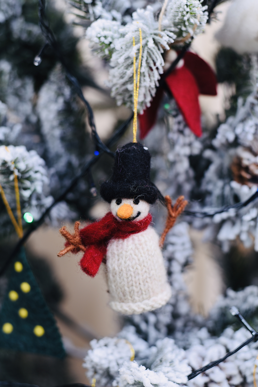 Knit snowman ornament