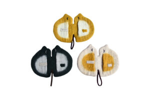 Felt bird oven glove