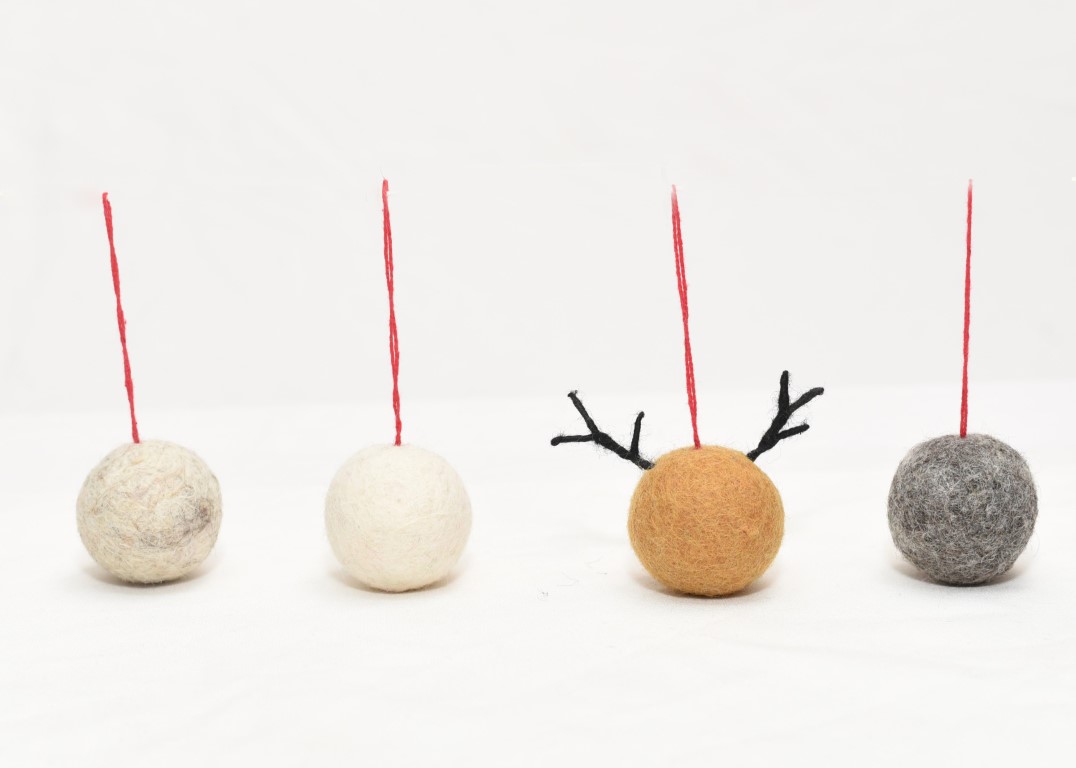 Mini Tree & Deer ornaments - Image 2